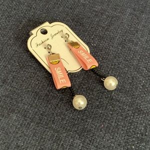 Pearl pendant earrings